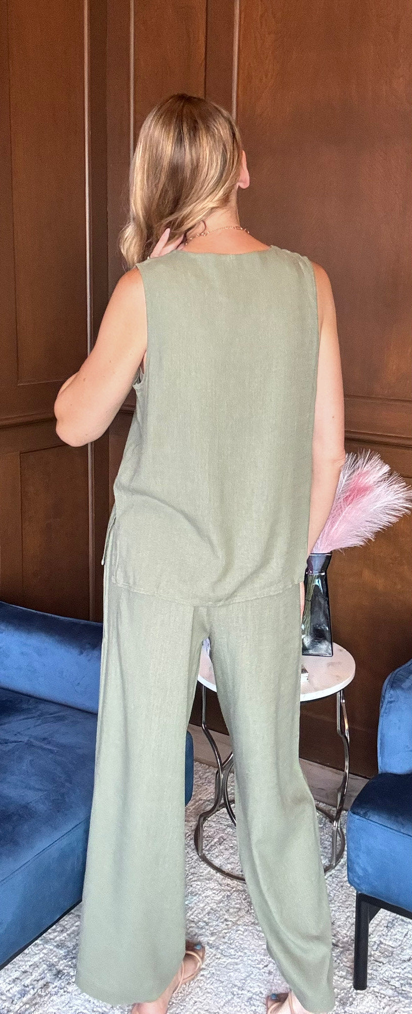 Cleo Linen 3-Button Vest in neutral linen-blend, size Small on model
Women’s tailored linen vest with side slits – Hidden Jewell Boutique
Lightweight linen-blend 3-button vest paired with matching pants
