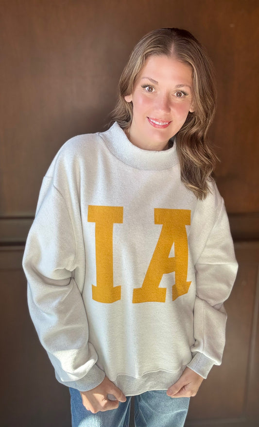 IOWA & IA Print Reversible Mock Neck Sweatshirt – Oversized Cozy Fleece