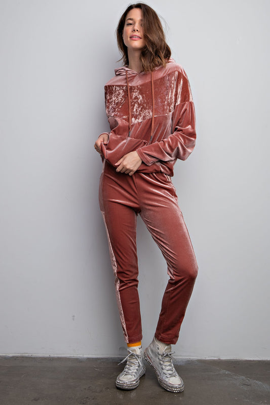 Women’s Luxe Matching Velour Outfit in Rose Gold