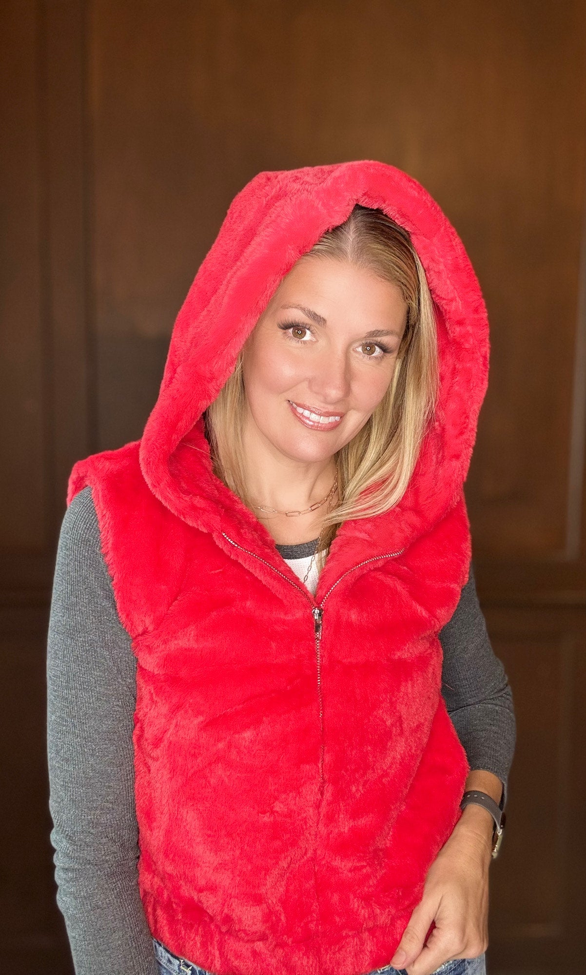 Amanda Faux Fur Hoodie Vest – Cozy Red Layering Piece